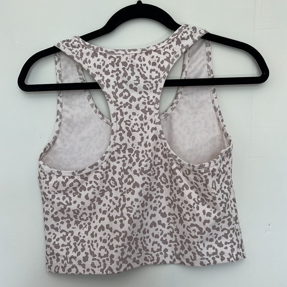 Workout top - Picture 2 of 2